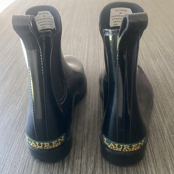 Lauren Ralph Lauren Black Ankle Boots/Rain - Picture 3 of 5